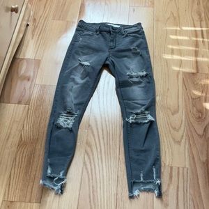 Hidden gray distressed skinny jeans size 24